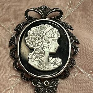 Vintage Sterling Silver 925 Mother Of Pearl Onyx Marcasite Cameo Brooch Pendant